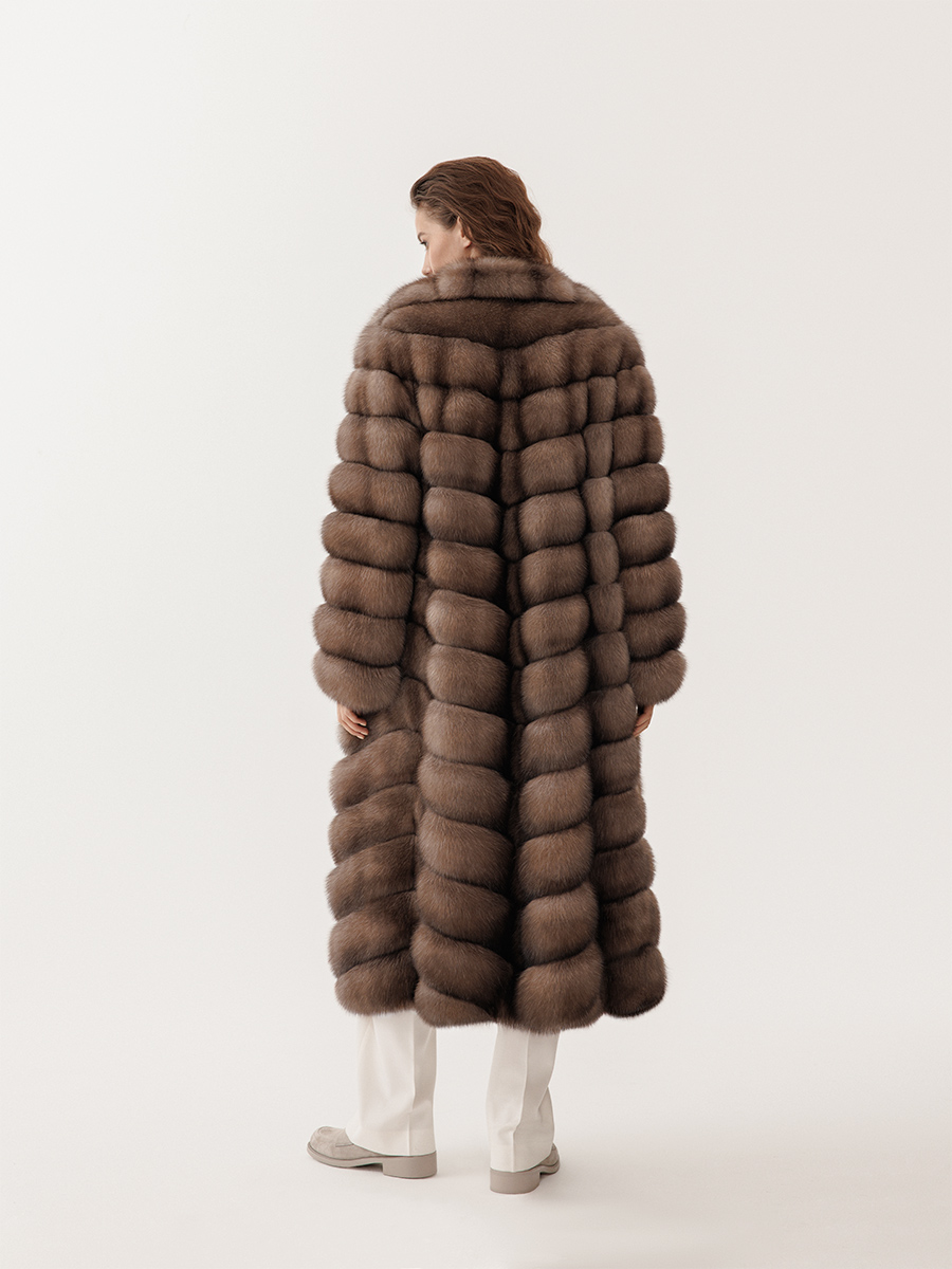 Длинная соболиная шуба в оттенке Desert Ice