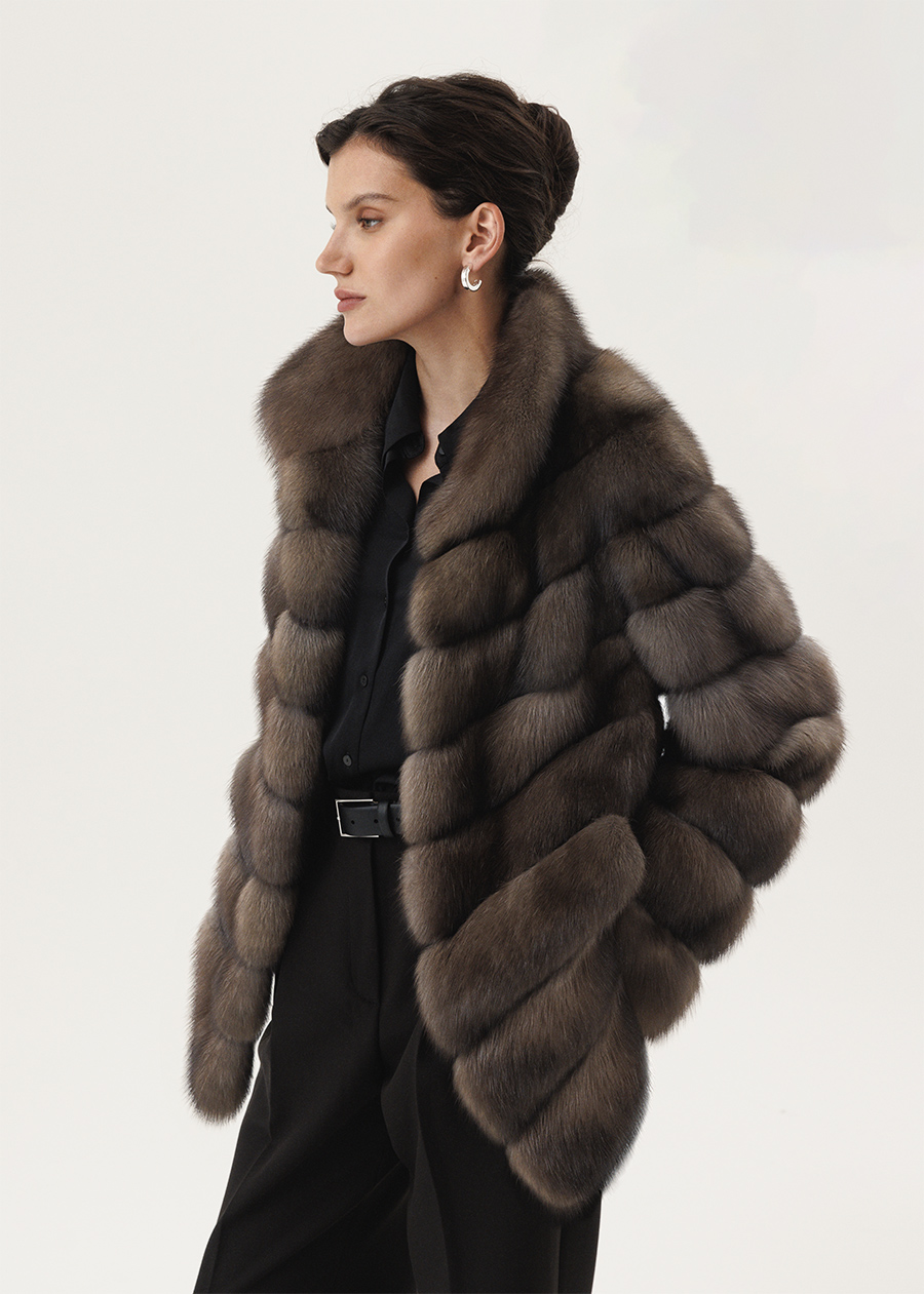 Соболиная шуба с воротником стойкой в оттенке Графит