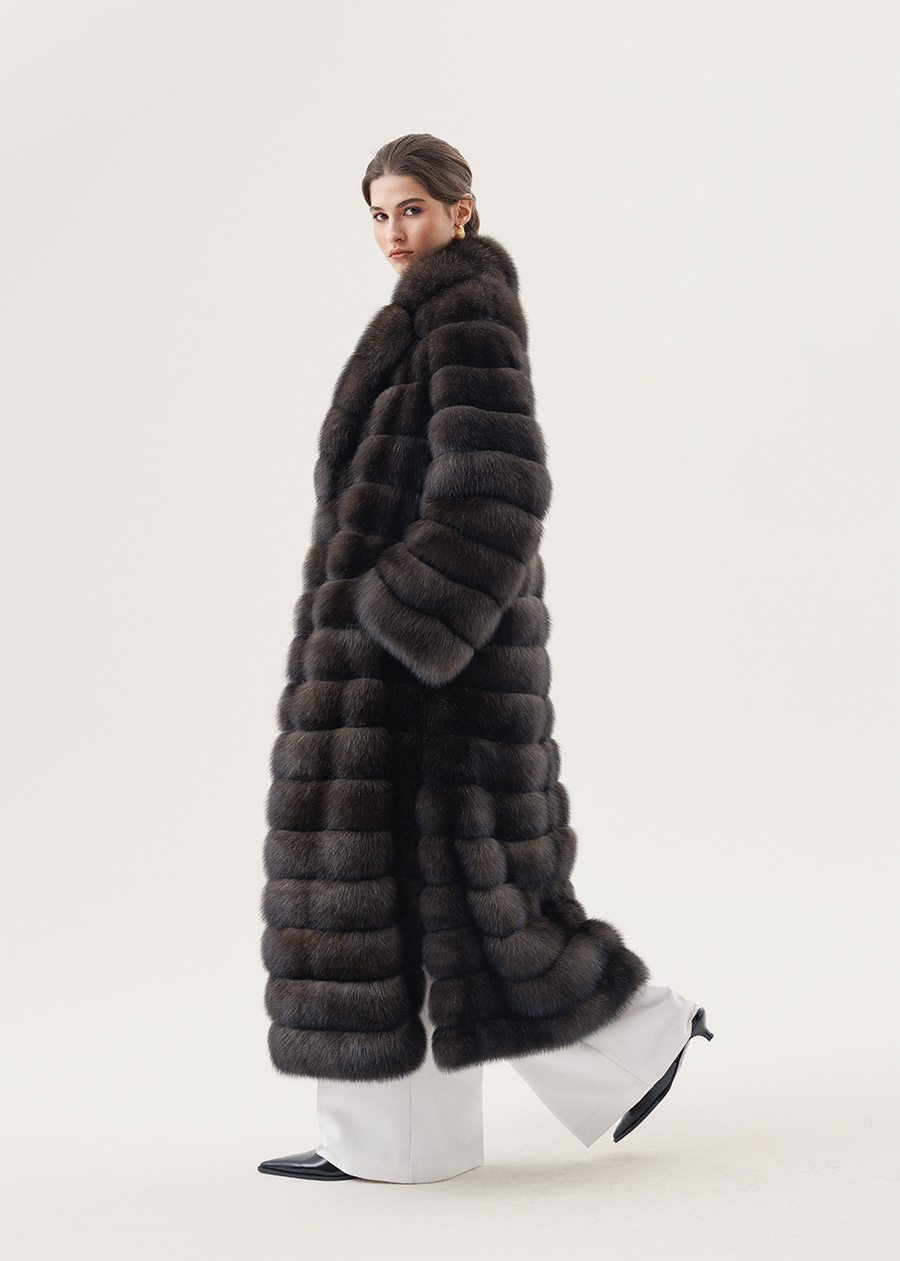 Соболиная шуба в оттенке Dark Russo с объемным классическим воротником