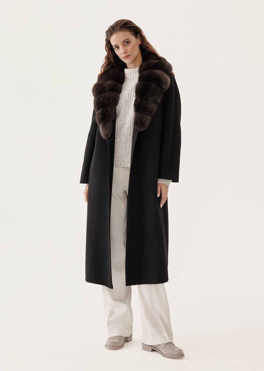 Пальто из кашемира с английским воротником из баргузинского соболя