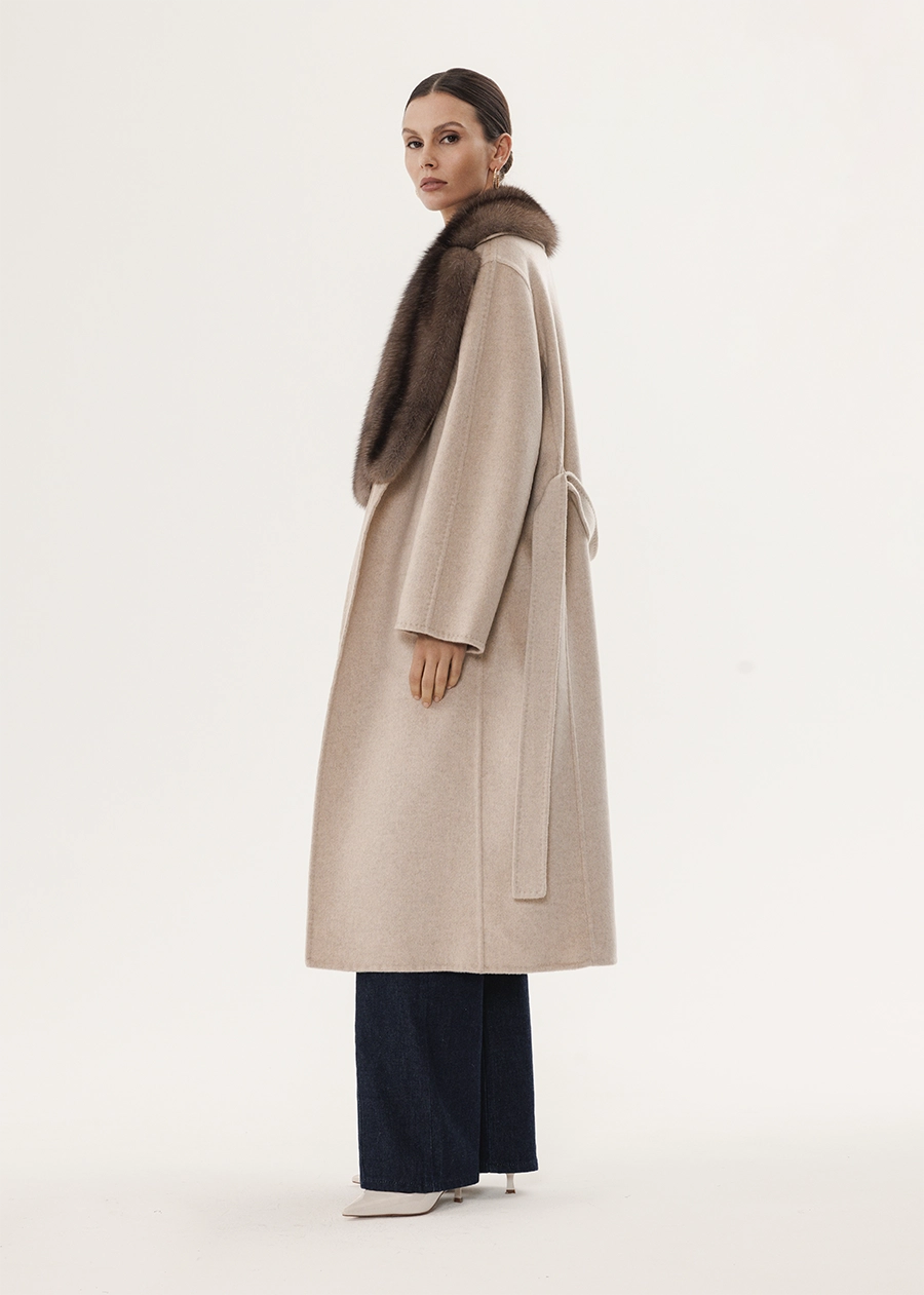 Кашемировое пальто с цельным воротником из меха соболя