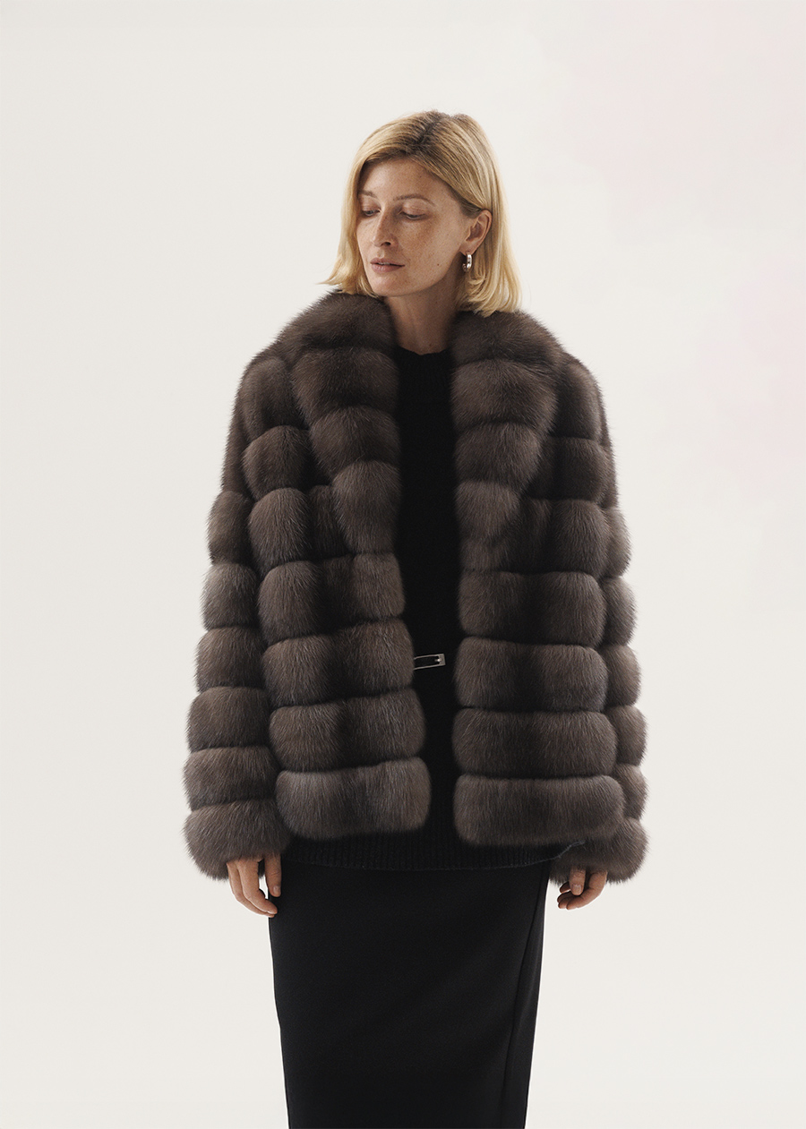 Шуба из меха соболя с шалевым воротником в оттенке Графит