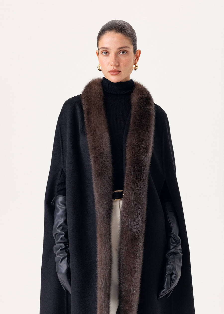 Кейп из кашемира с долевой отделкой мехом соболя