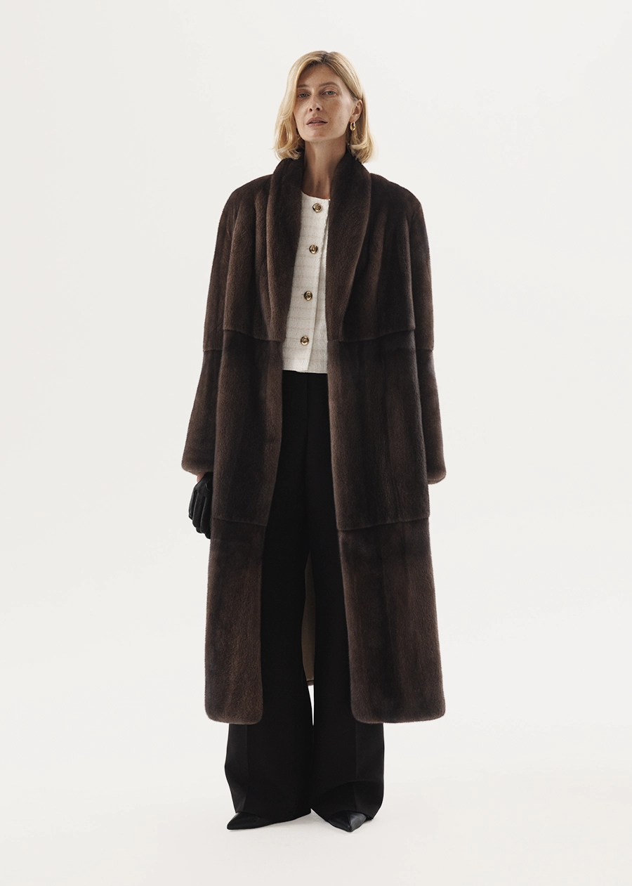 Длинная норковая шуба в ореховом оттенке