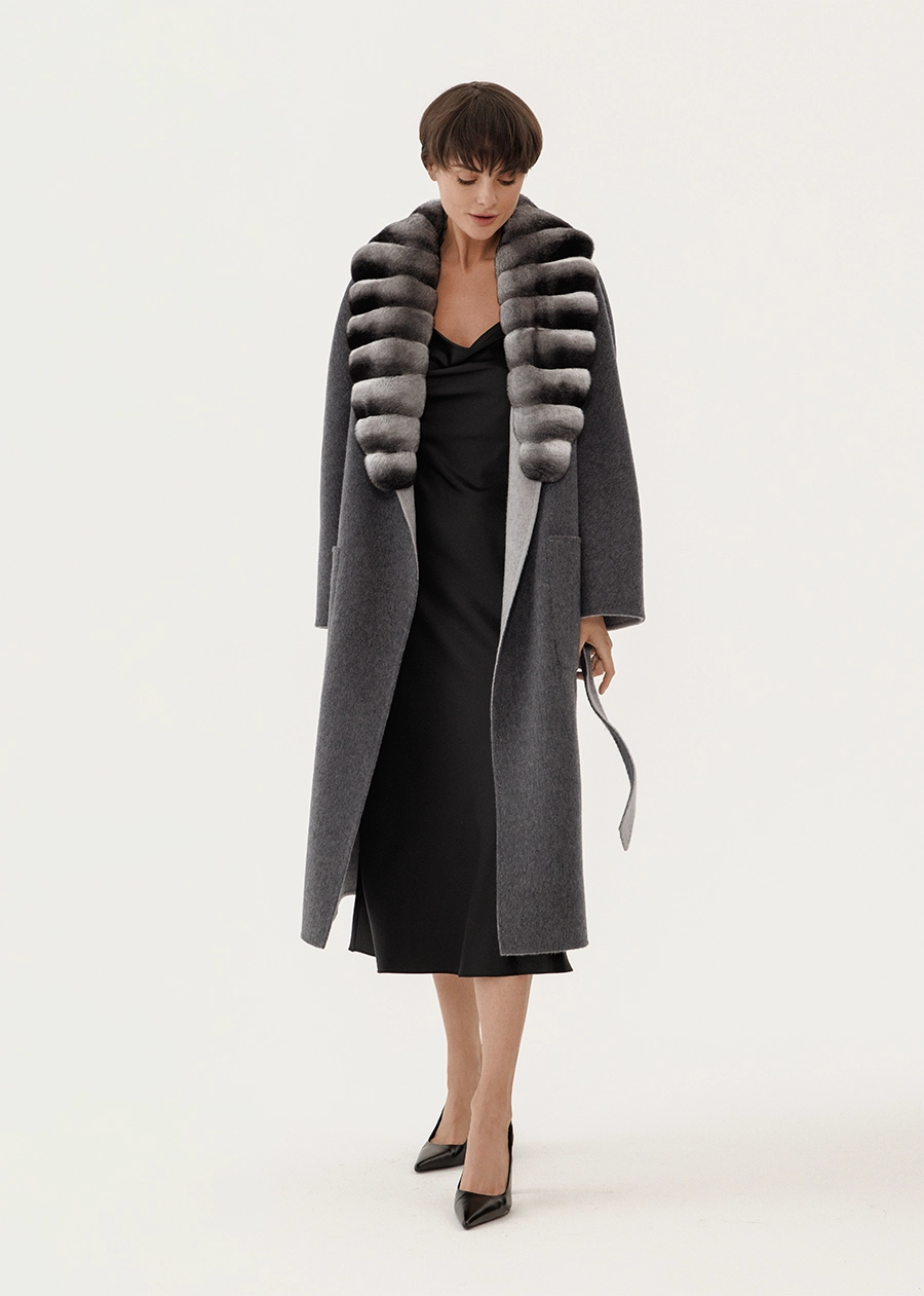 Пальто с шалевым воротником из меха шиншиллы