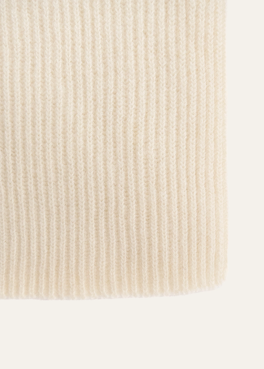Кашемировый шарф в крупную английскую резинку в молочном оттенке