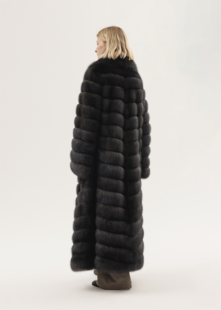 Лонг-версия классической шубы из ценного меха баргузинского соболя