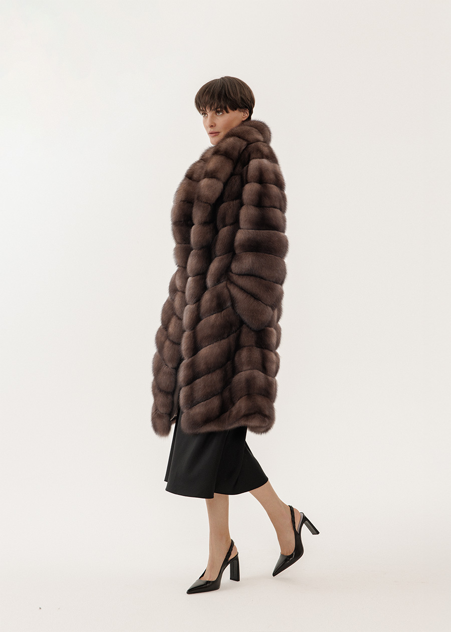 Шуба из соболя диагональной раскладки с шалевым воротником