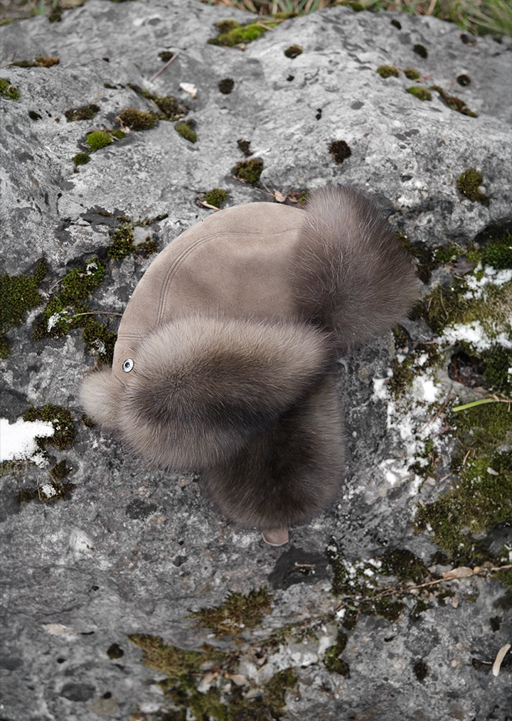 шапка из кашемира с мехом соболя.webp